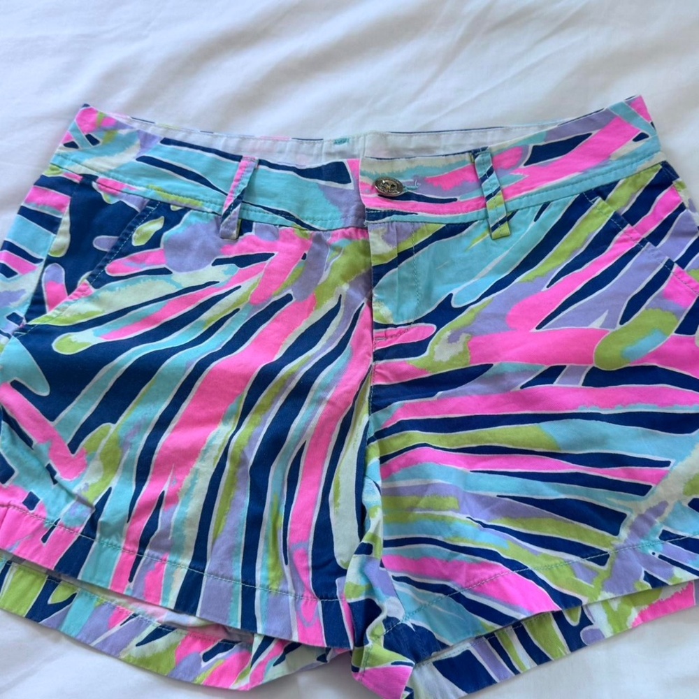 Vintage Lilly Pulitzer Callahan shorts in pattern Indigo Sea Dreamin. 8